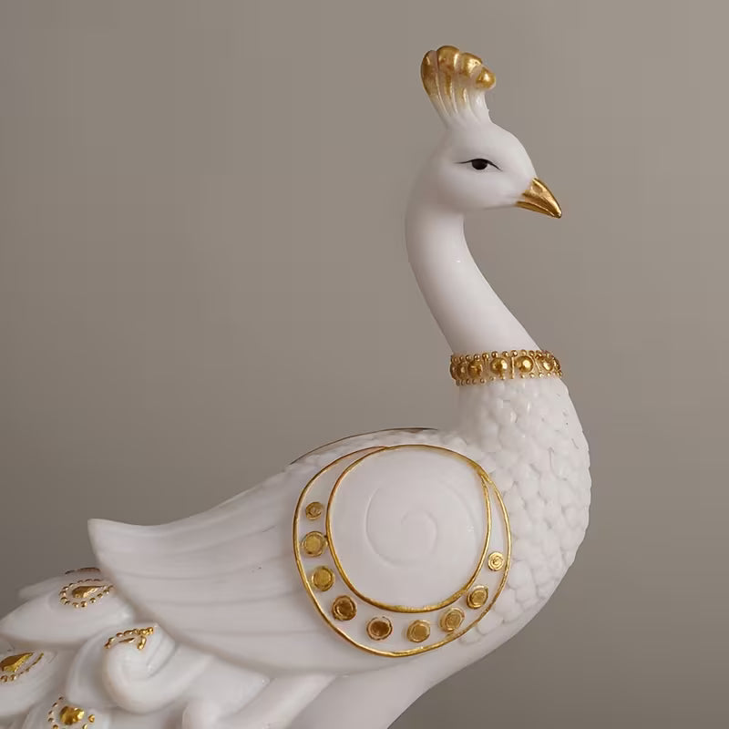 Modern Hand-Painted Resin Figurine – Elegant Tabletop Home Decor
