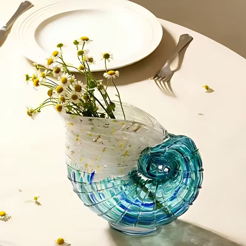 Hand-Blown Glass Conch Vase – Elegant Seashell Decorative Accent