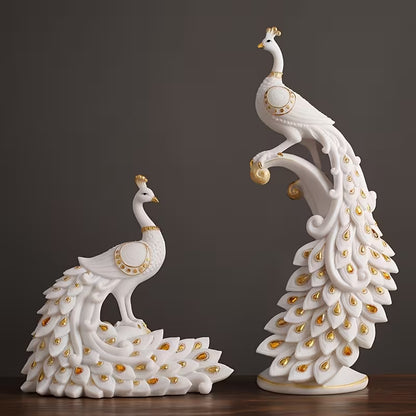 Modern Hand-Painted Resin Figurine – Elegant Tabletop Home Decor
