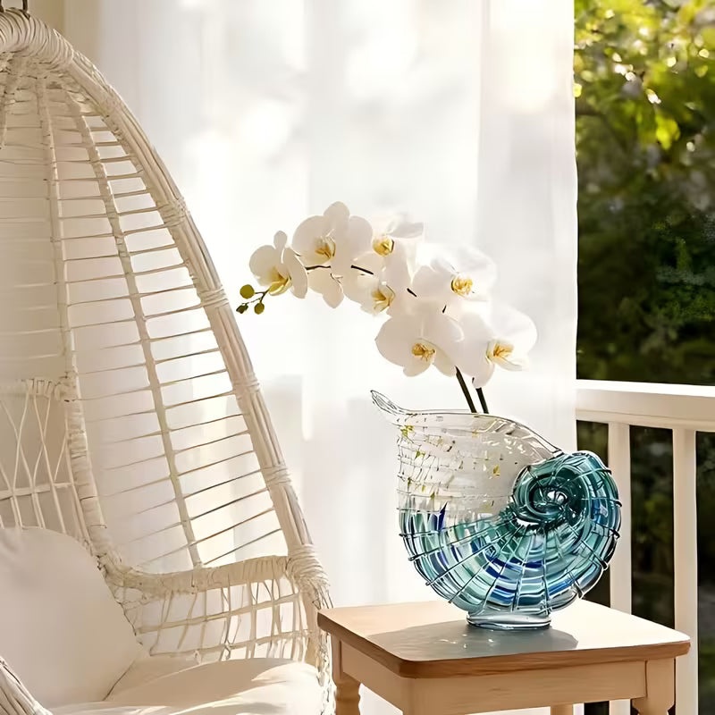 Hand-Blown Glass Conch Vase – Elegant Seashell Decorative Accent