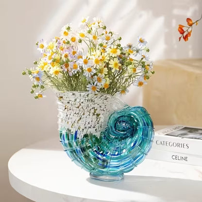 Hand-Blown Glass Conch Vase – Elegant Seashell Decorative Accent